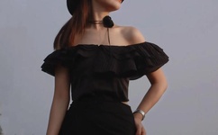 王爷有力缓慢而坚定的进入